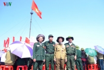 leaders pay tribute to president ho chi minh on national reunification day