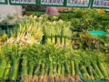 hanoi supermarkets are able to meet peoples goods demand even covid 19 cases increasing