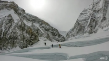 China to add 'eco' toilet on Mount Everest
