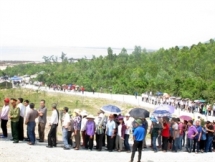 Numerous visitors pay tribute to General Vo Nguyen Giap