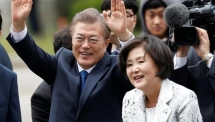 moon jae in sworn in as south koreas new president
