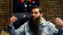 hollywood director sets up scholarship fund