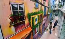 artists add color to hanois ally with the venices 3d painting