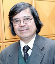 vietnamese professor awarded with oder of the sacred treasure from japanese emperor