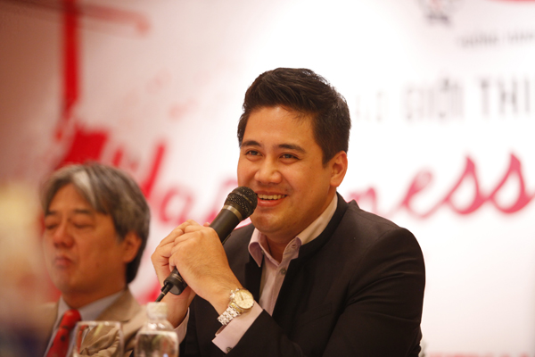 bui-cong-duy-bieu-dien-cung-nhac-truong-nguoi-nhat