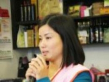 vietnamese woman wanders around middle east looking for iraqi boyfriend