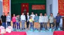 my lai peace foundation presents gifts to aodioxin victims and poor students in three provinces