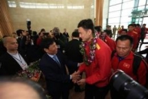 Vietnam’s national football team welcomed home