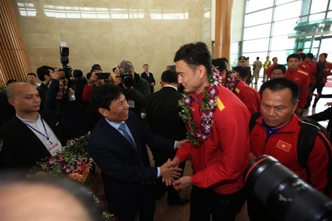Vietnam’s national football team welcomed home