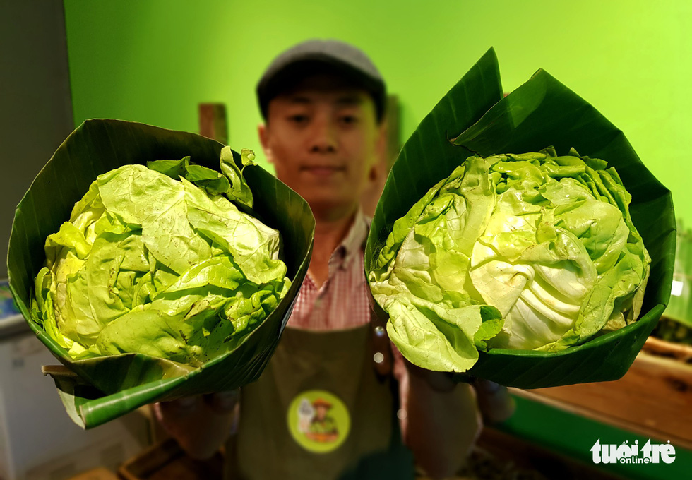 Saigon grocery store shuns plastics to wrap products in banana leaves