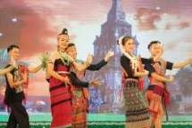 600 artisans perform in festival of ethnics in Vietnamese, Lao border provinces