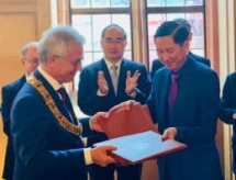 more than 90 outstanding students in hanoi receive hessen scholarships