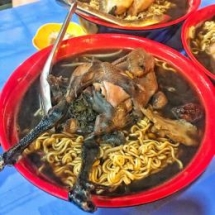 Chicken stew with herbs – a ‘must-try’ dish for tourists