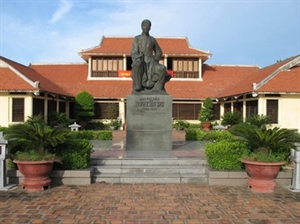 Nguyen Du’s 250th birthday celebrated throughout the year