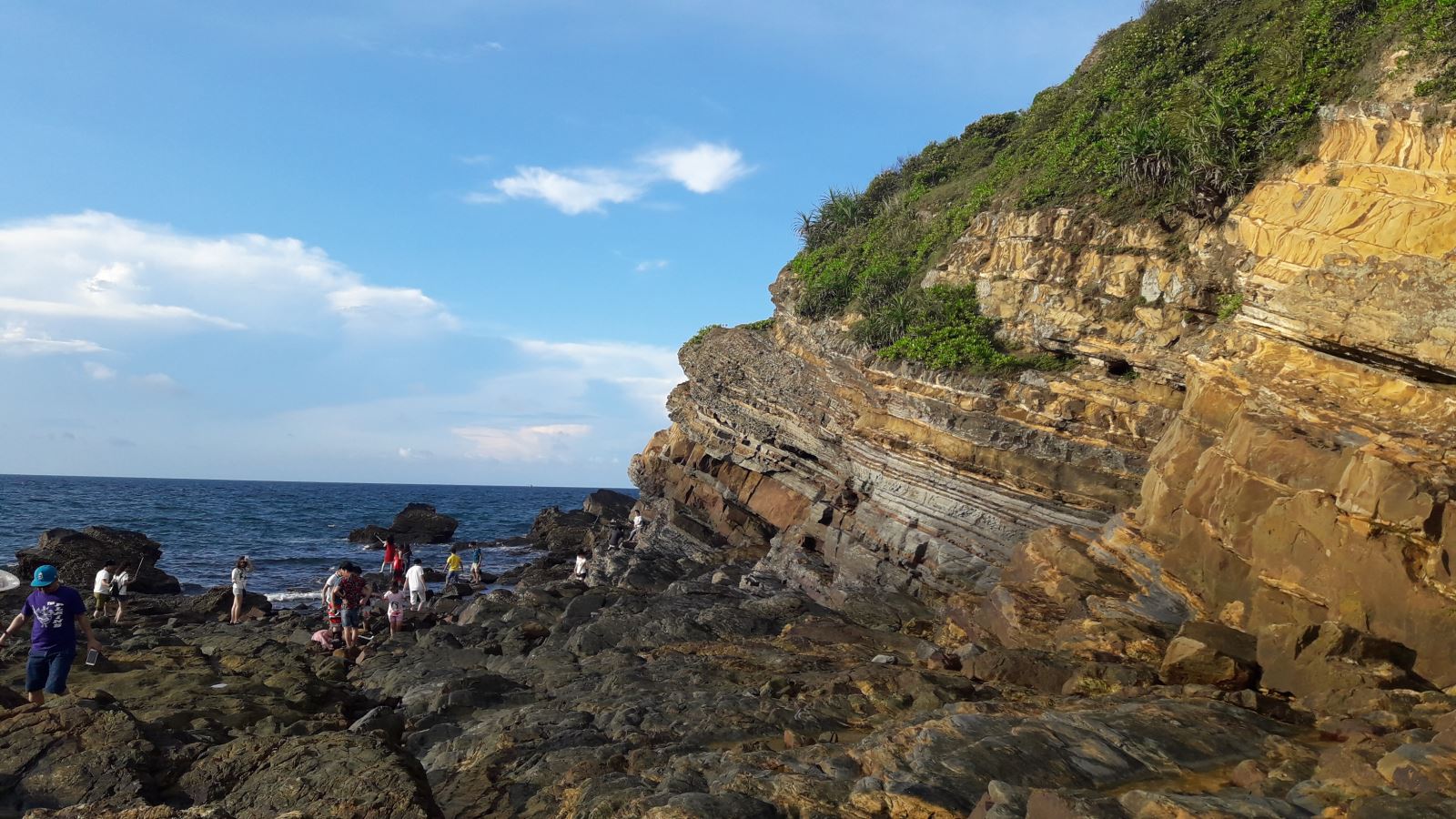 International visitors to Vietnam increase by over 30%