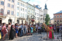 vietnamese traditional music performance impresses international friends in ukraine
