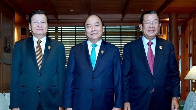 Vietnamese Prime Minister meets with Lao, Cambodian counterparts