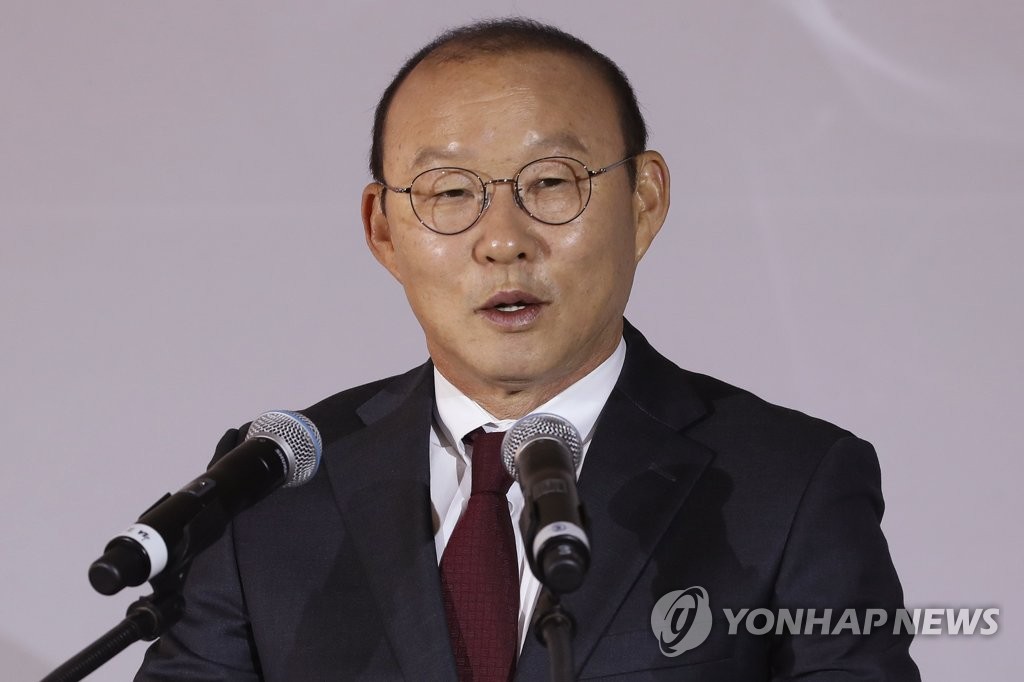 S. Korean coach in no hurry to sign extension with Vietnamese football team