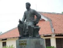 Activities honoring poet Nguyen Du, his Kieu tale to run in Vietnam
