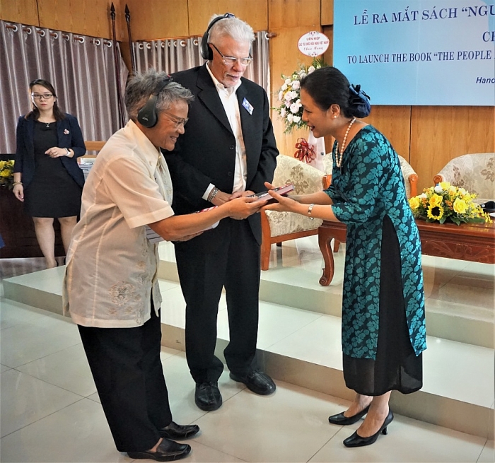ra mat tac pham nguoi dan lam nen hoa binh he mo nhung dieu chua biet ve phong trao phan chien