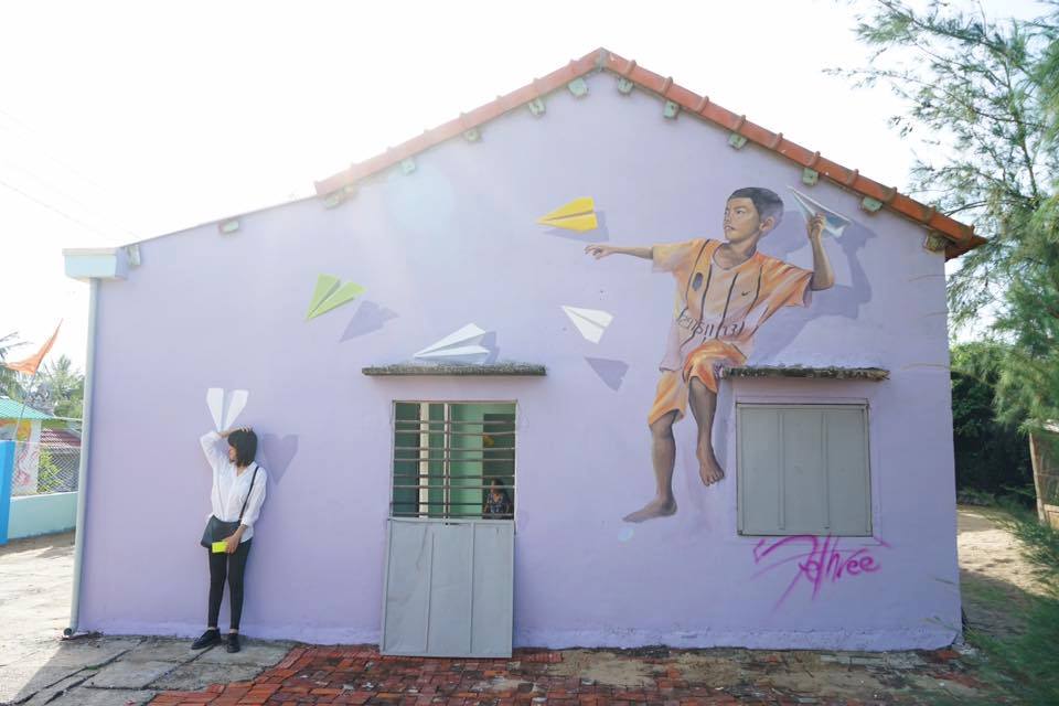 Quang Nam’s fishing village with over 100 giant mural paintings