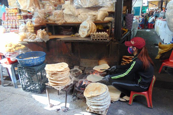 Ba Hoa Market – a venue for birds of a feather