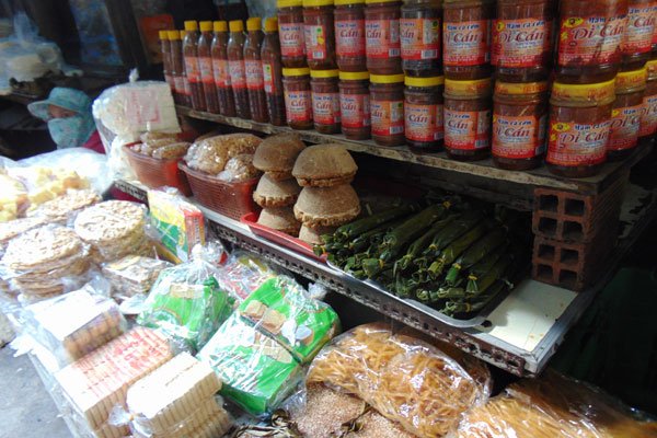 Ba Hoa Market – a venue for birds of a feather