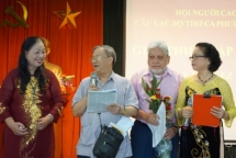Thuy Khue poetry club published poem collection about Hugo Chávez