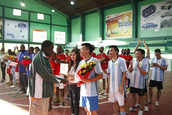 Vietnamese in Mozambique holds football tournament to mark August Revolution