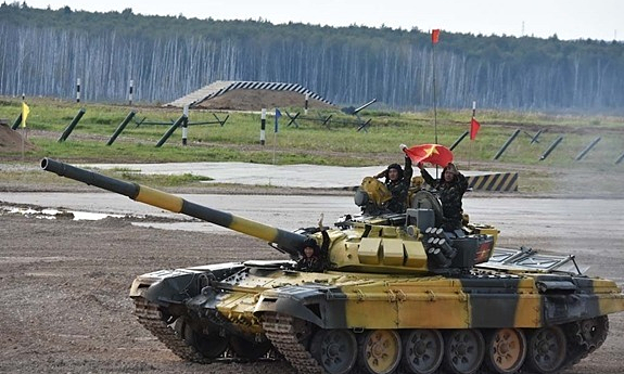 Vietnamese tank crew in International Army Games semis