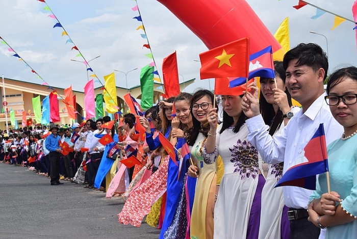 Vietnam, Cambodia border friendship exchange to enhance two countries’ coordination