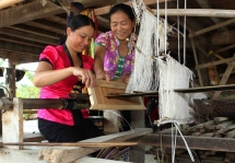 Exploring hand embroidery fabric of Thai women