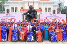 100 couples join group wedding in hcm city