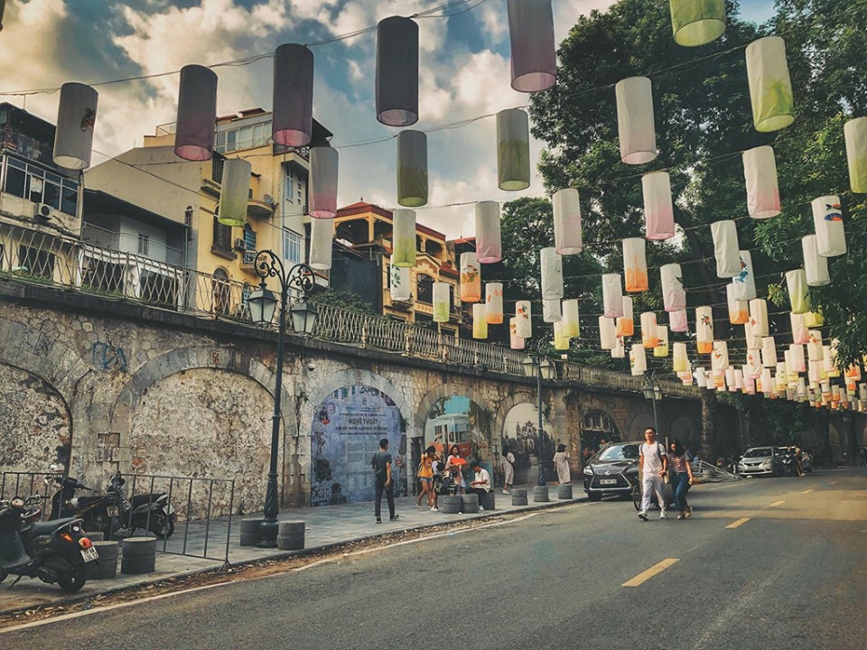 Phung Hung mural street (Hanoi) lights up for Mid-Autumn Festival