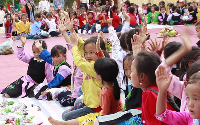 Ethnic children in mountainous region celebrate Mid-Autumn Festival early