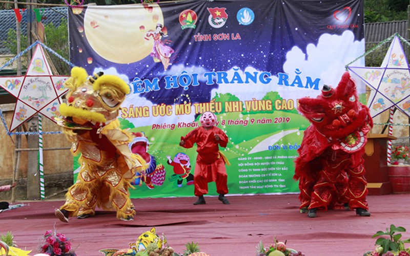 Ethnic children in mountainous region celebrate Mid-Autumn Festival early