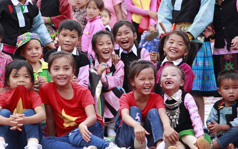 Ethnic children in mountainous region celebrate Mid-Autumn Festival early