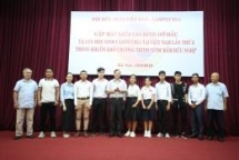 68 Cambodian students meet Vietnamese sponsor families