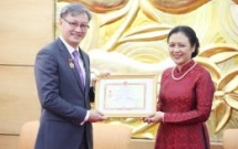 friendship medal conferred to mr brian edwin teel for his contribution to vietnams health sector