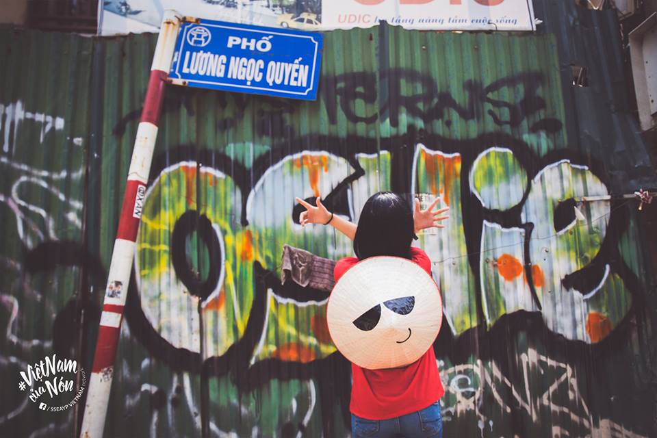 Youths promote Vietnam via “non la” album
