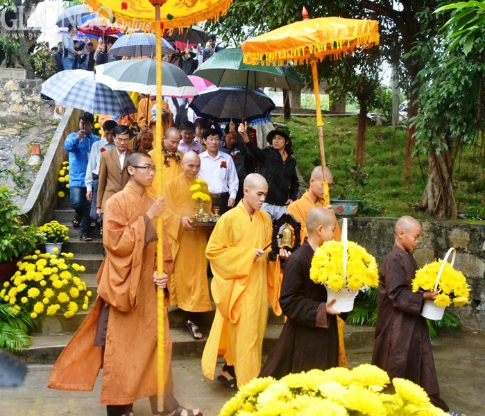 Second daisy flower festival in Quang Ninh province