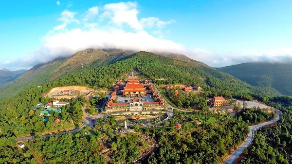 Second daisy flower festival in Quang Ninh province
