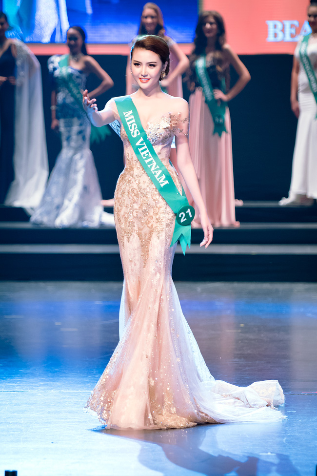 Vietnam's Ngoc Duyen crowned Miss Global Beauty Queen 2016