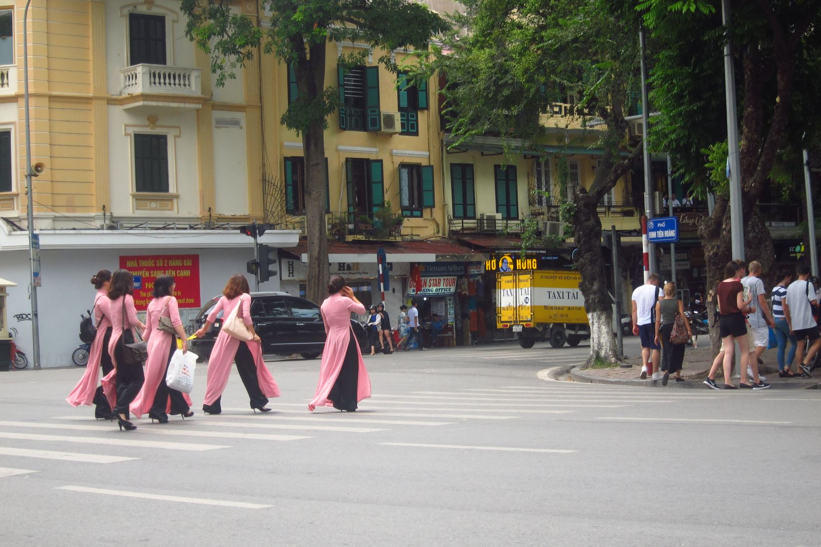 Hanoi to extend walking streets in Old Quarter