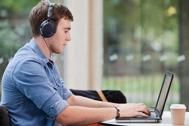 Online Education Booms in Vietnam