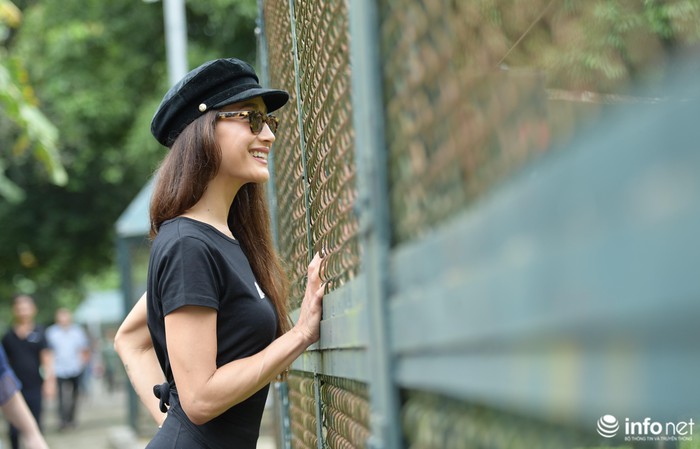 Hollywood star Maggie Q visits Vietnam Bear Rescue Centre in Tam Dao