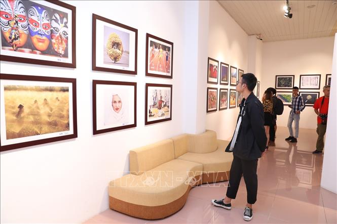 Winners of International art photography contest honoured
