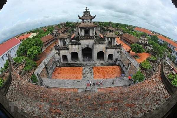 A visit to Phat Diem stone cathedral