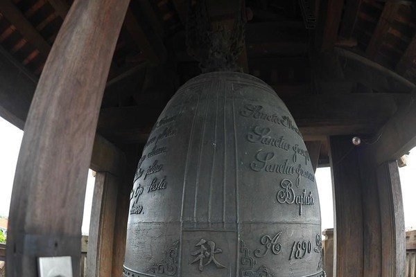 A visit to Phat Diem stone cathedral