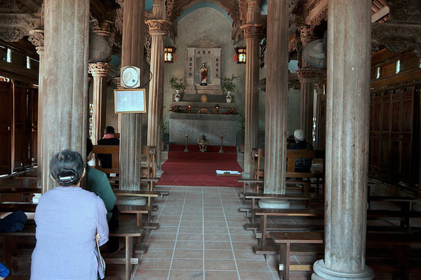 A visit to Phat Diem stone cathedral
